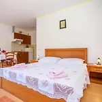 Apartamento Varezic *