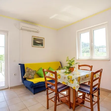 Apartamento Varezic